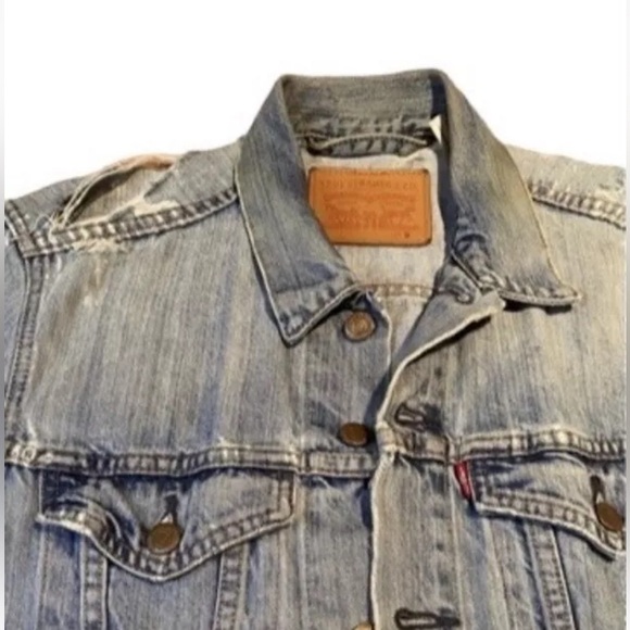LEVIS Vintage Distressed Premium Denim Trucker Jacket - Picture 3 of 10